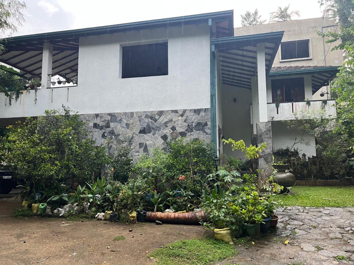 Rustic Mahaweli Apartment แคนดี้ ภายนอก รูปภาพ